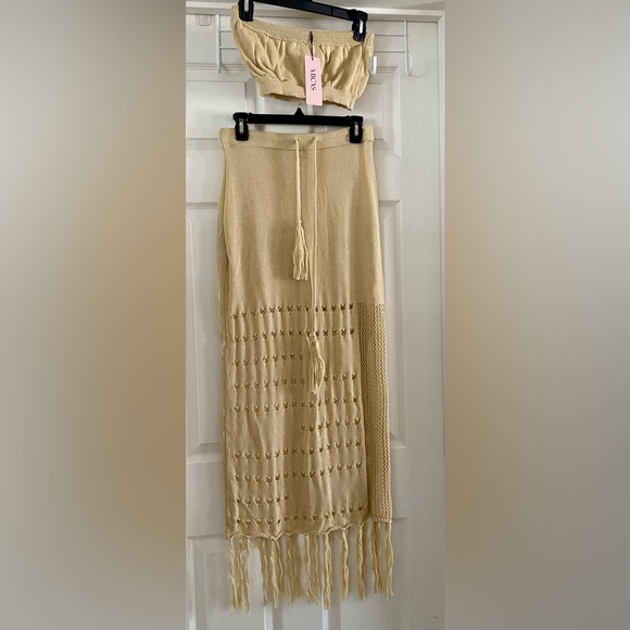 #33 MICAS TWO PIECE KNIT TUBE TOP AND TASSEL HEM SKIRT SET - Picture 10 of 12